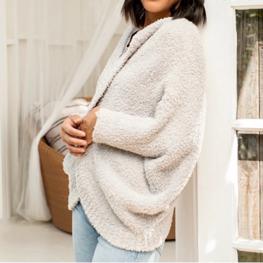Barefoot Dreams - CozyChic Shrug in Oyster
L/XL